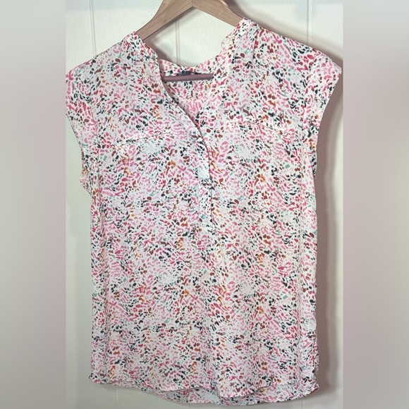Women's shirt - Picture 1 of 7